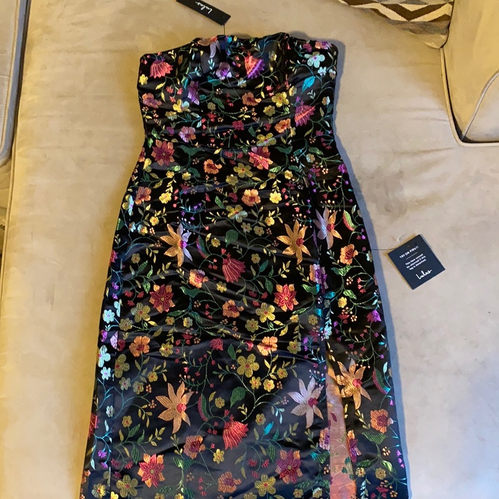 Lulu’s Strapless Midi Dress